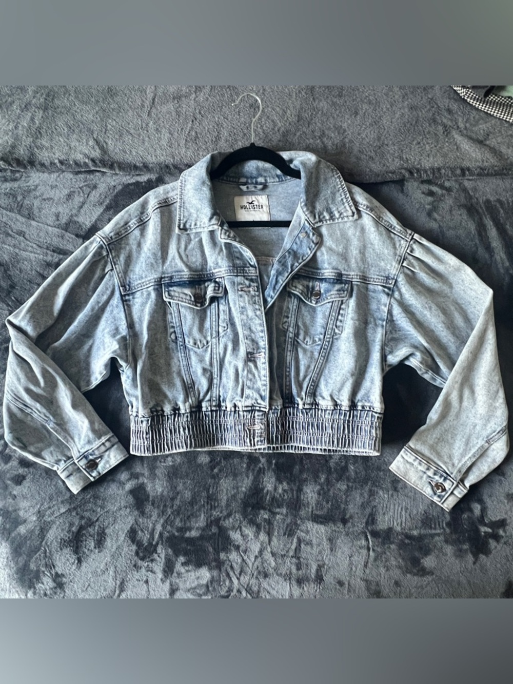 ✨Hollister Cropped Light Wash Denim Jacket - Light Blue